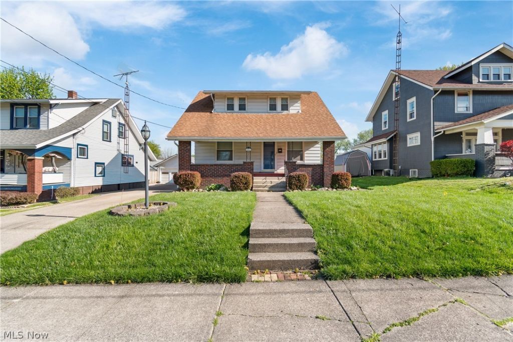 881 W College Road , Alliance, OH 44601