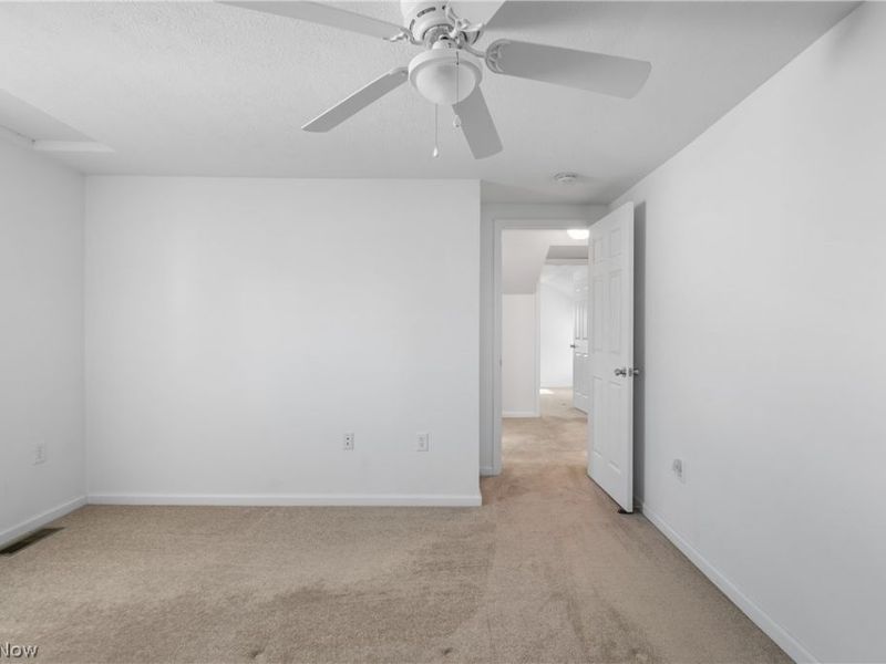 881 W College Road , Alliance, OH 44601 Photo 21