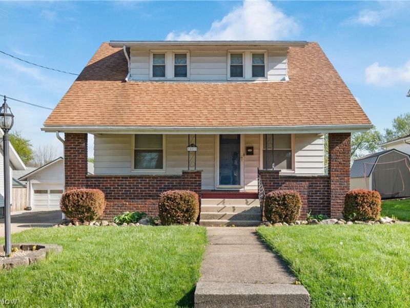 881 W College Road , Alliance, OH 44601 Photo 3