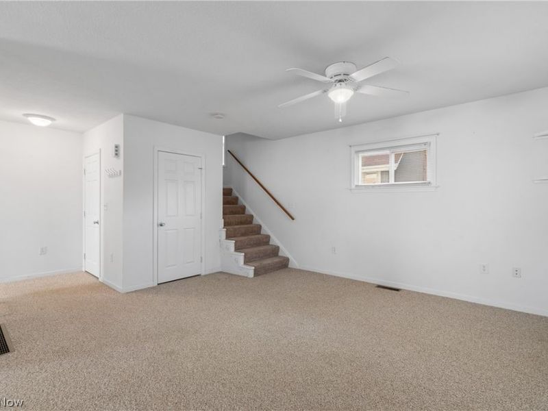 881 W College Road , Alliance, OH 44601 Photo 5