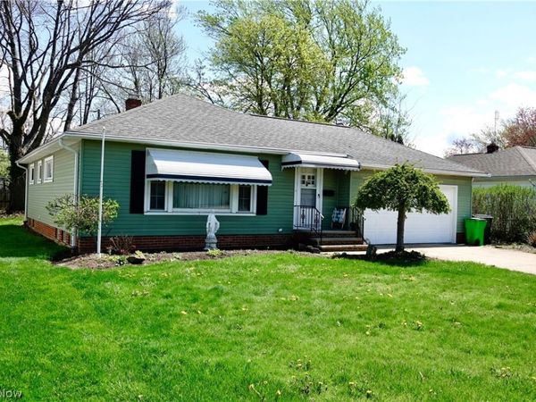 1661 Chelmsford Road , Mayfield Heights, OH 44124