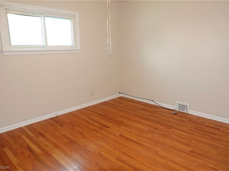 1661 Chelmsford Road , Mayfield Heights, OH 44124 Photo 17