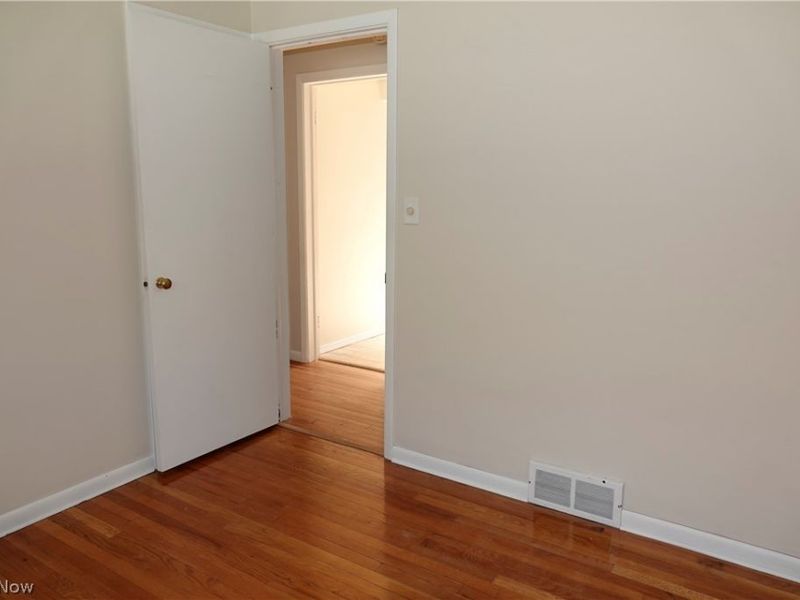 1661 Chelmsford Road , Mayfield Heights, OH 44124 Photo 20