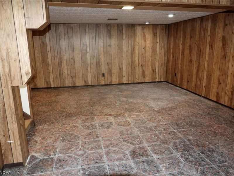 1661 Chelmsford Road , Mayfield Heights, OH 44124 Photo 23