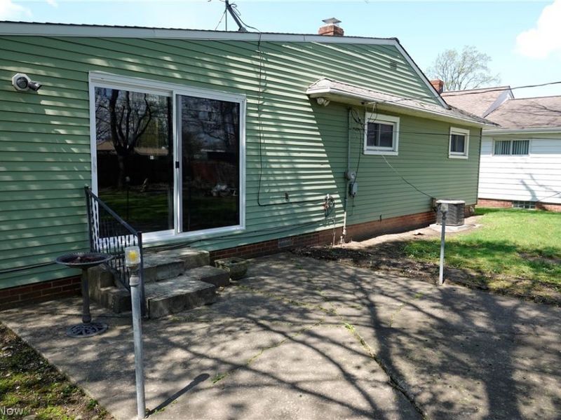 1661 Chelmsford Road , Mayfield Heights, OH 44124 Photo 3