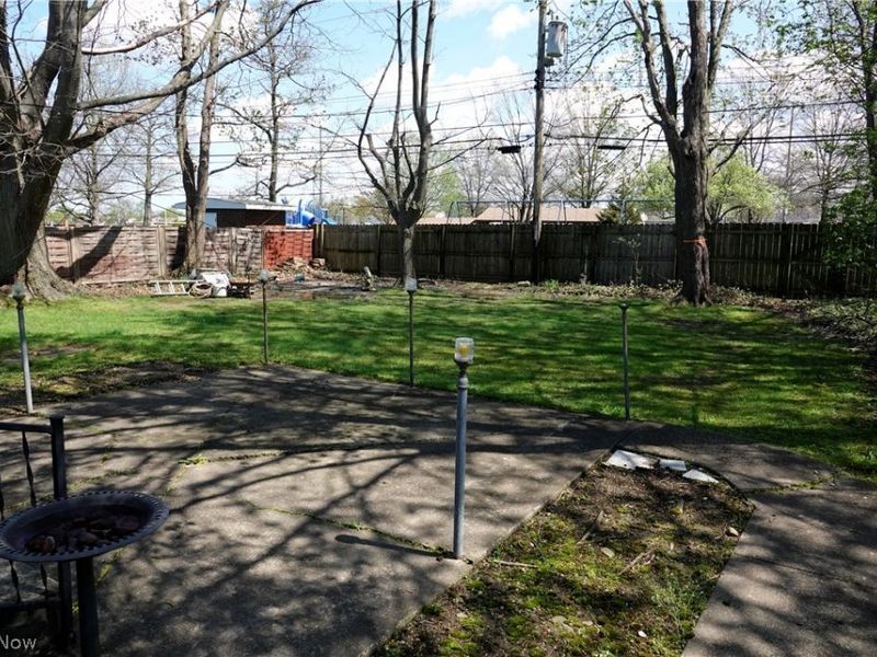 1661 Chelmsford Road , Mayfield Heights, OH 44124 Photo 5