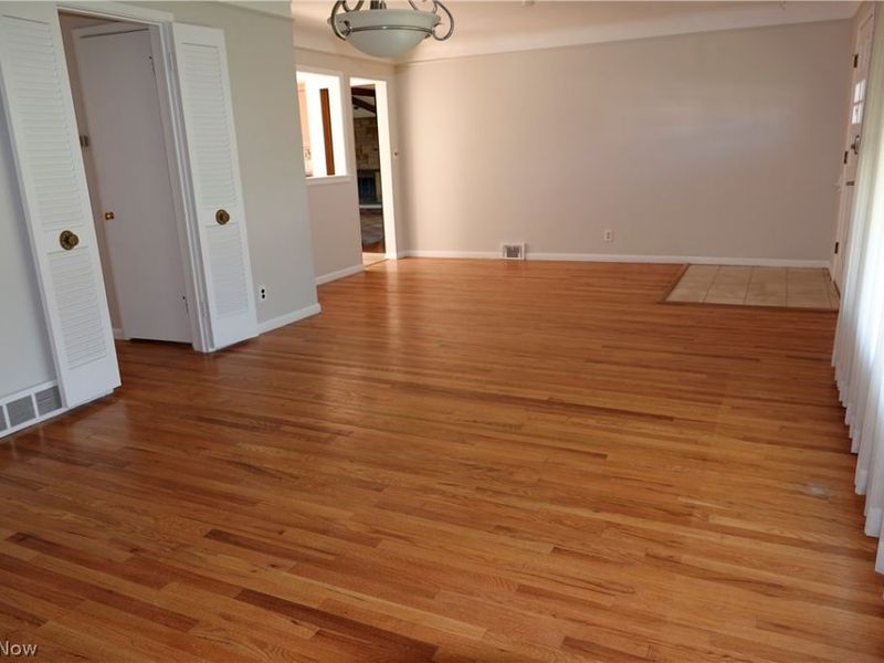 1661 Chelmsford Road , Mayfield Heights, OH 44124 Photo 8