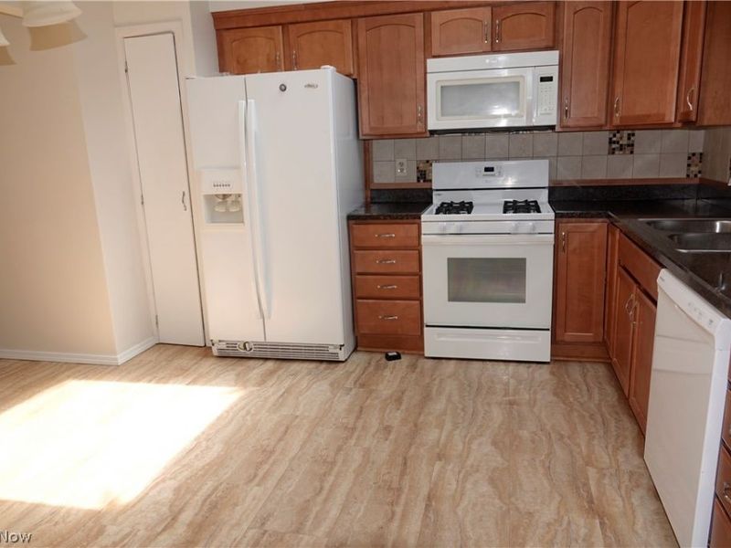 1661 Chelmsford Road , Mayfield Heights, OH 44124 Photo 9