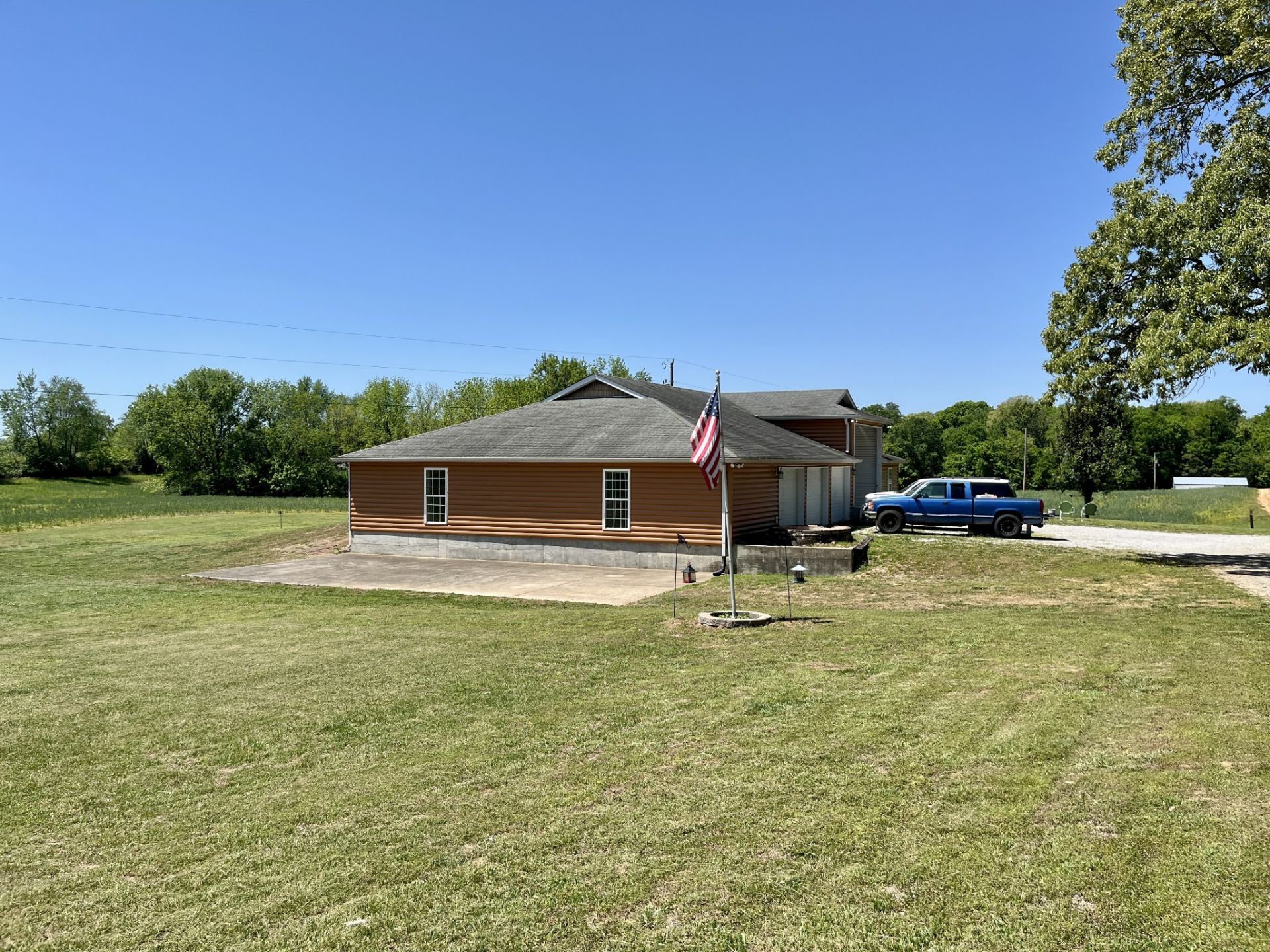 6026 Buzzard Creek Rd  Cedar Hill, TN 37032