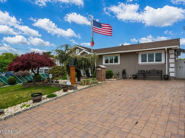 95 Pinetree Drive, Parlin, NJ 08859