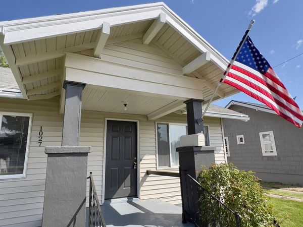 1027 E Courtland Ave, Spokane, WA 99207