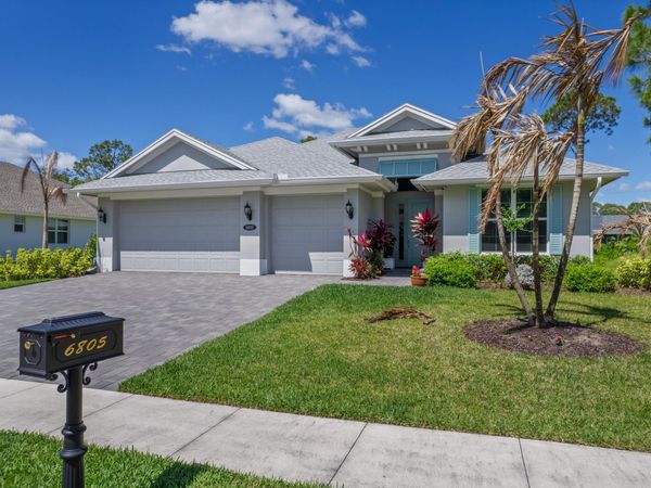 6805 49th Court, Vero Beach, FL 32967