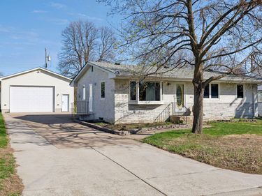 143 Horizon Circle NE, Fridley, MN 55421