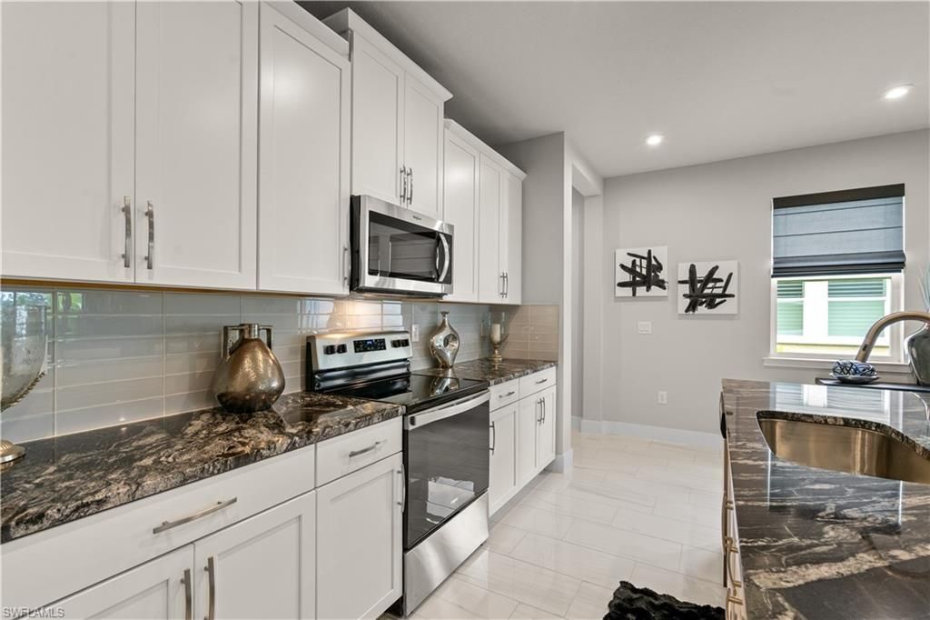 10355 Bonavie Cove Dr , Fort Myers, FL 33966 Photo