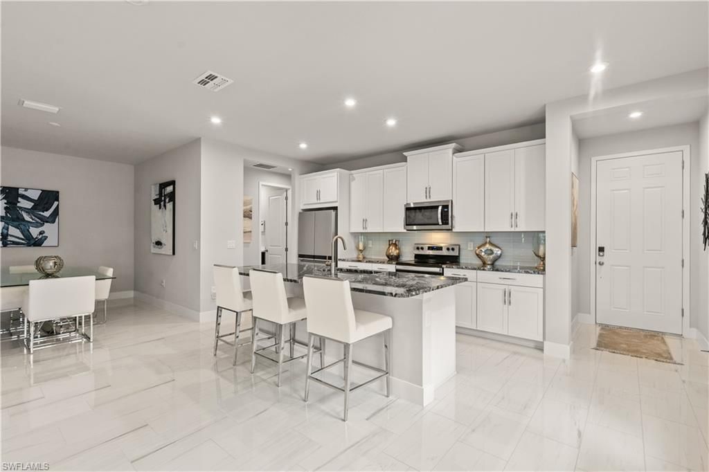 10355 Bonavie Cove Dr , Fort Myers, FL 33966 Photo