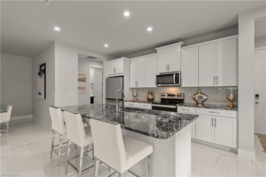 10355 Bonavie Cove Dr , Fort Myers, FL 33966 Photo
