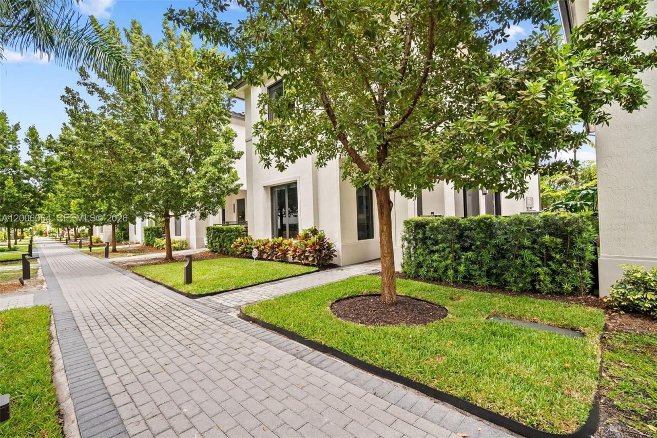 4392 NW 80 Ave , Doral, FL 33166 Photo