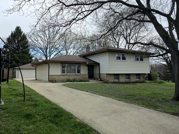 Willowbrook, IL 60527