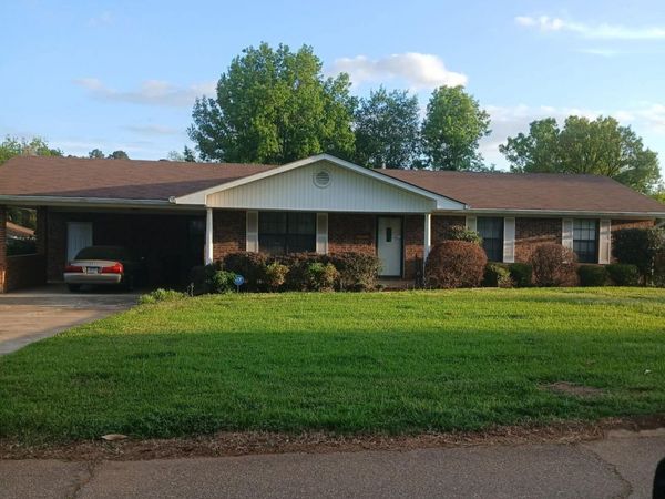 107 Wheeler , Warren, AR 71671