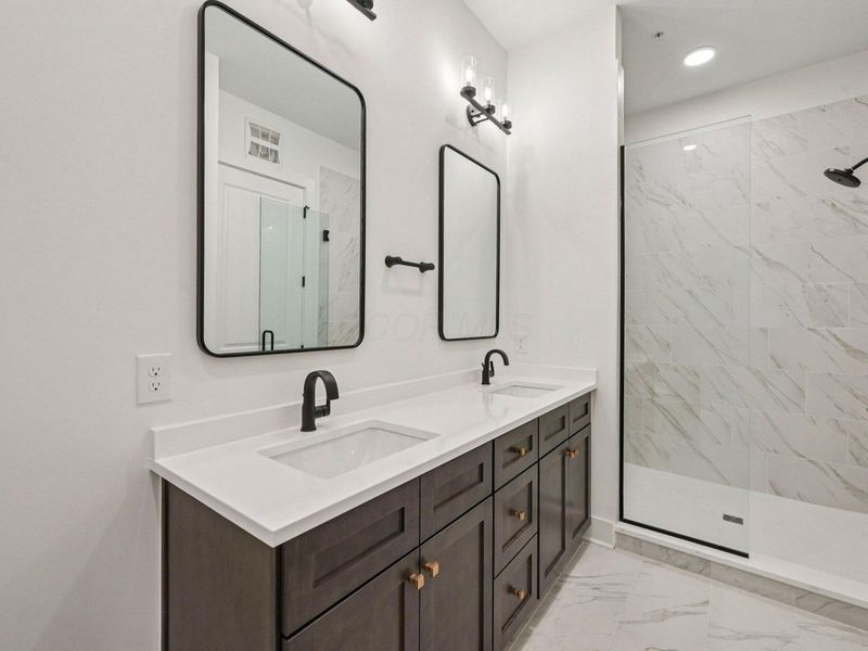 2842 Gunnison Drive , Unit 201, Columbus, OH 43228 Photo 25