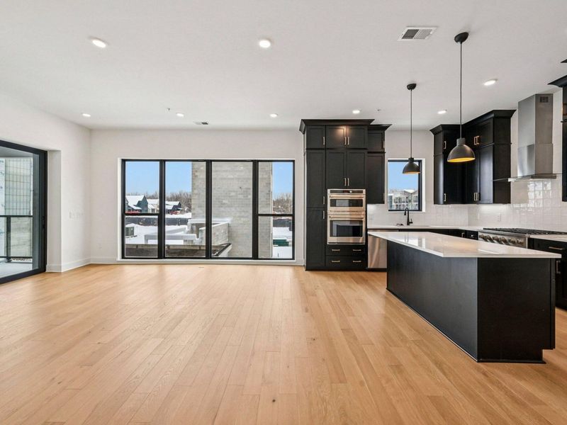 2842 Gunnison Drive , Unit 201, Columbus, OH 43228 Photo 6