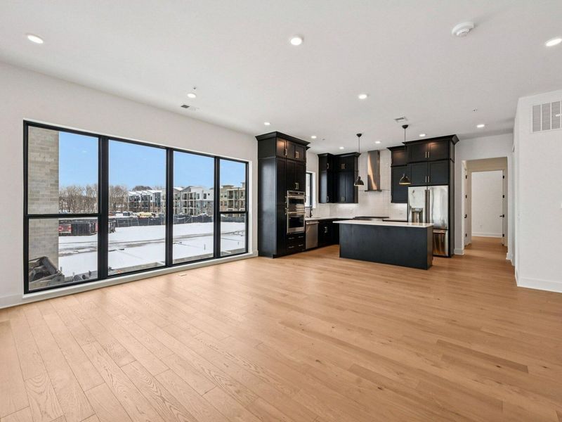 2842 Gunnison Drive , Unit 201, Columbus, OH 43228 Photo 8