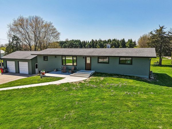 N6297 Christberg Rd, Farmington, WI 53038