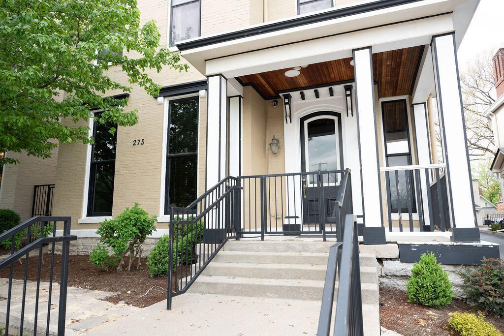 275 S Limestone, Unit 150, Lexington, KY 40508 Main Photo