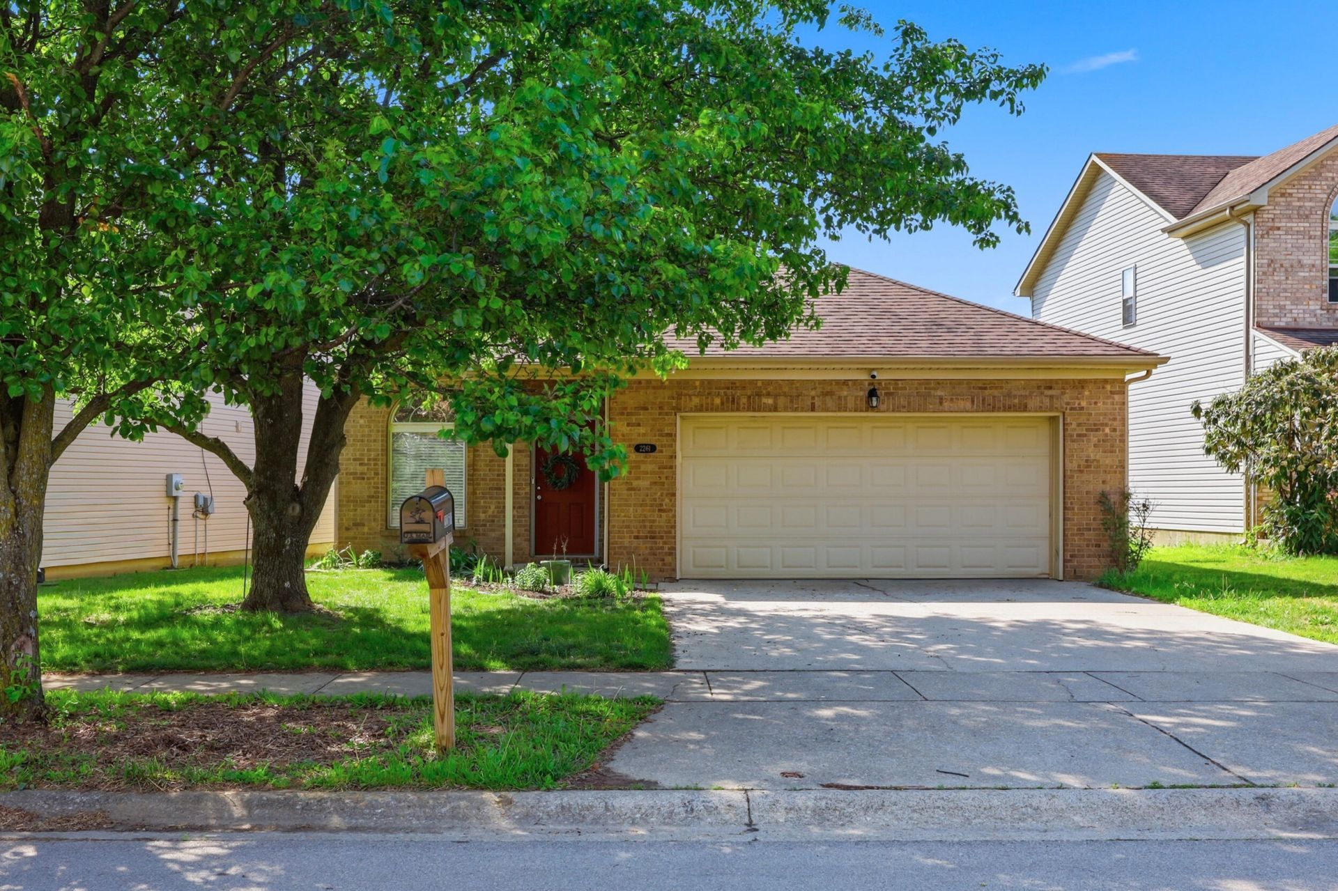 2261 Market Garden Lane, Lexington, KY 40509 Main Photo