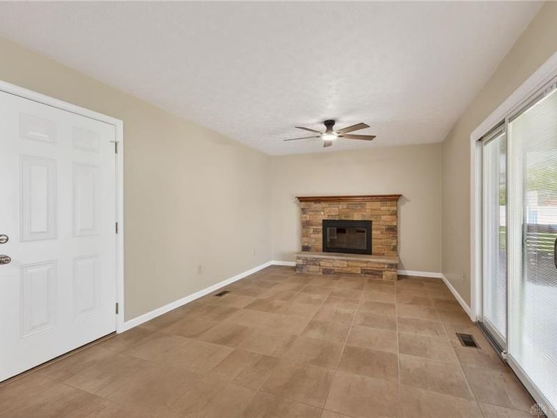 255 Chatham Drive, Fairborn, OH 45324 Photo 14