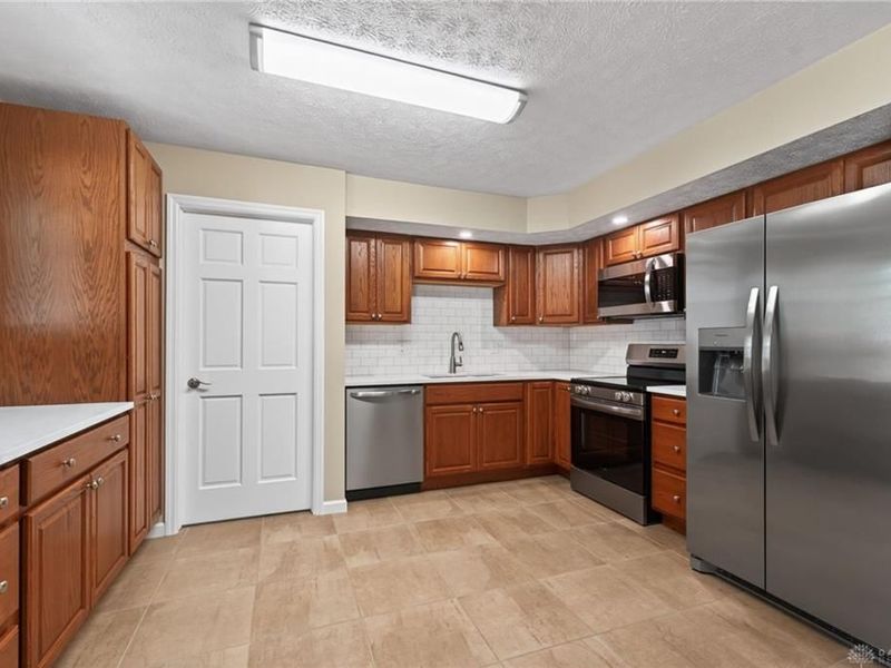 255 Chatham Drive, Fairborn, OH 45324 Photo 21