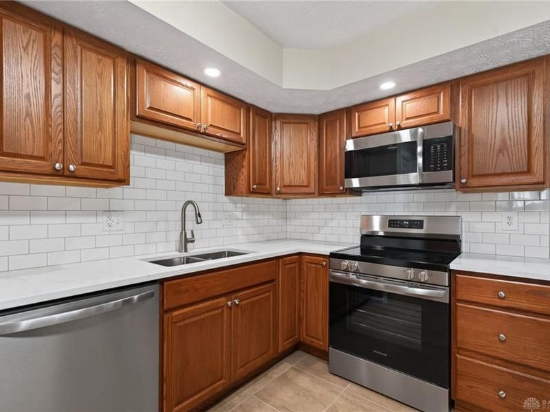 255 Chatham Drive, Fairborn, OH 45324 Photo 22