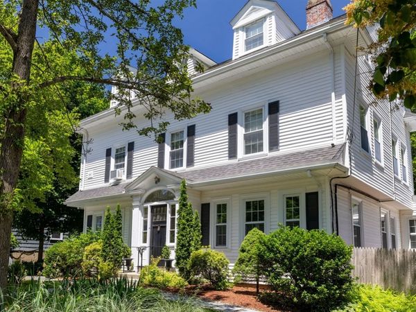 12 Appleby Rd, Unit 2L, Wellesley, MA 02482