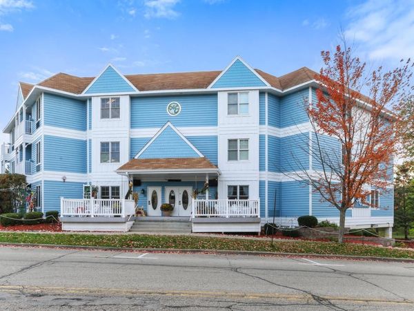 123 Center STREET, Unit 301, Lake Geneva, WI 53147