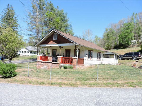 4 Carter Road , Weaverville, NC 28787