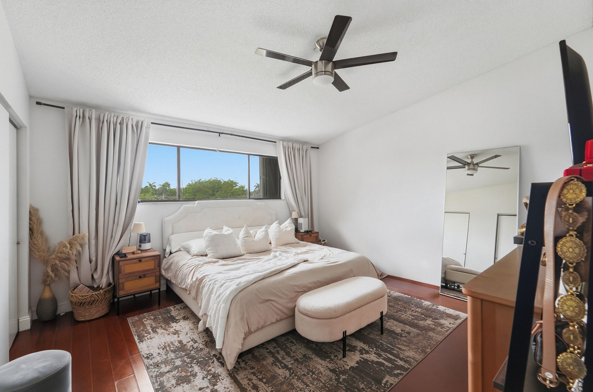 644 NE 195th Street, Miami, FL 33179 Photo