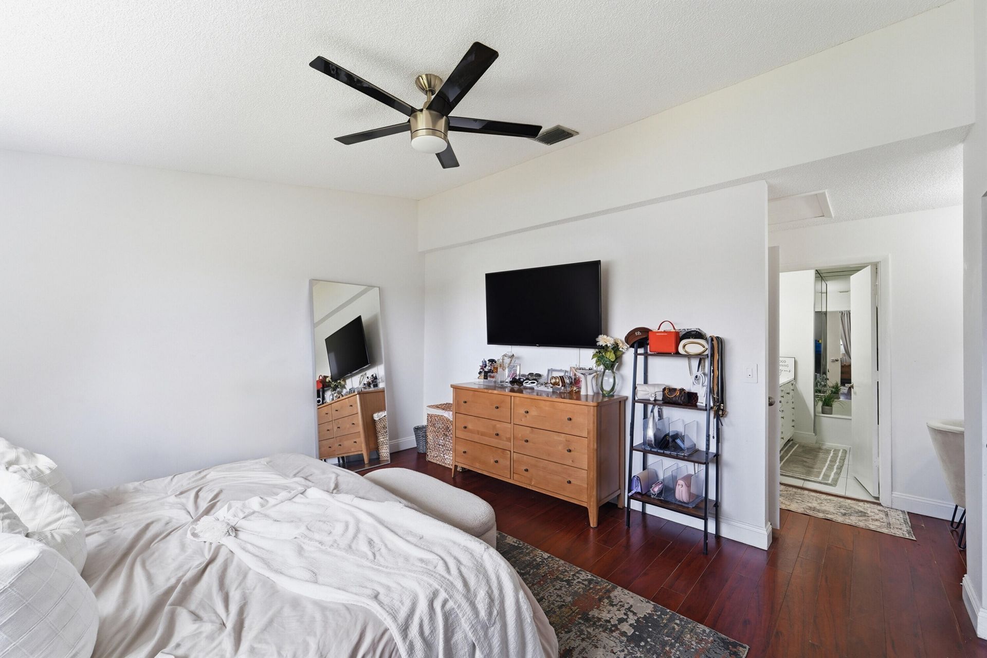 644 NE 195th Street, Miami, FL 33179 Photo