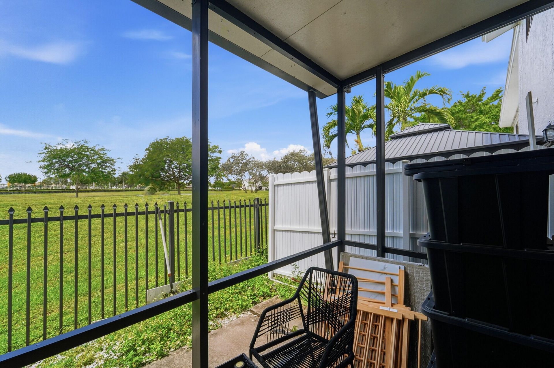 644 NE 195th Street, Miami, FL 33179 Photo