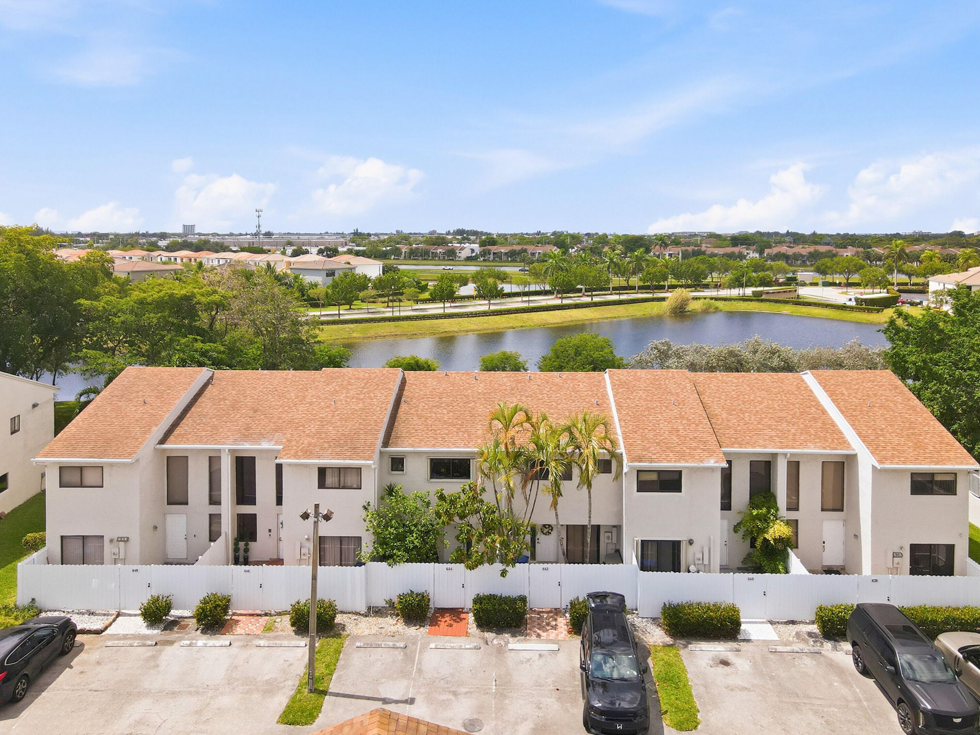 644 NE 195th Street, Miami, FL 33179 Photo