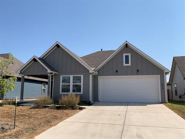 235 Sweetwater Creek LN, Hutto, TX 78634