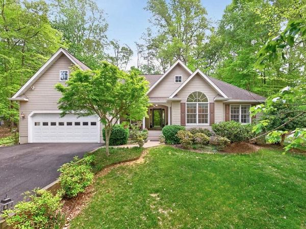 10 LOCKS RD, PALMYRA, VA 22963