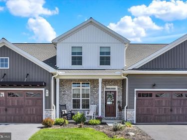 800 AURORA DRIVE, MECHANICSBURG, PA 17055
