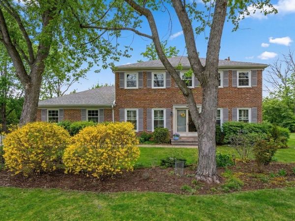 5 Middlebury Lane , Lincolnshire, IL 60069