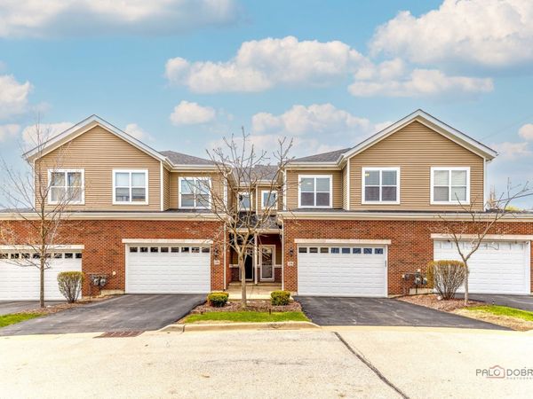 2390 N Newberry Lane , Palatine, IL 60074