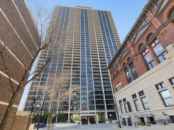1560 N Sandburg Terrace, Unit 1908J, Chicago, IL 60610