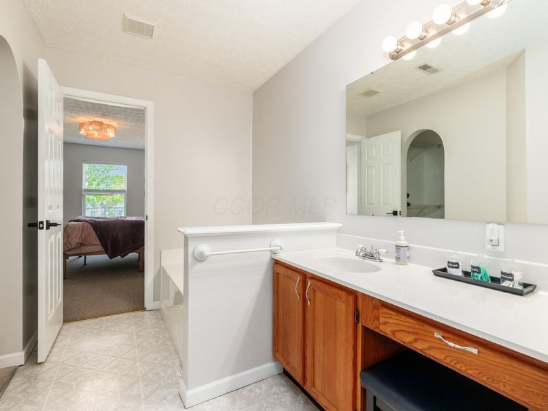 1684 Eastbrook Drive N, Columbus, OH 43223 Photo 14