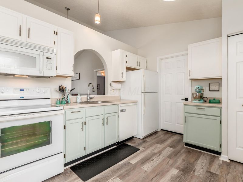 1684 Eastbrook Drive N, Columbus, OH 43223 Photo 5