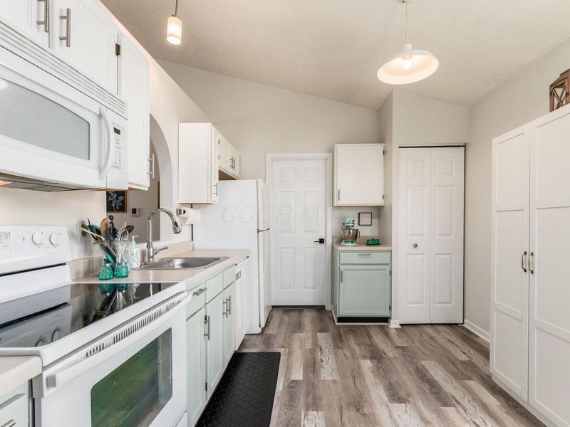 1684 Eastbrook Drive N, Columbus, OH 43223 Photo 6