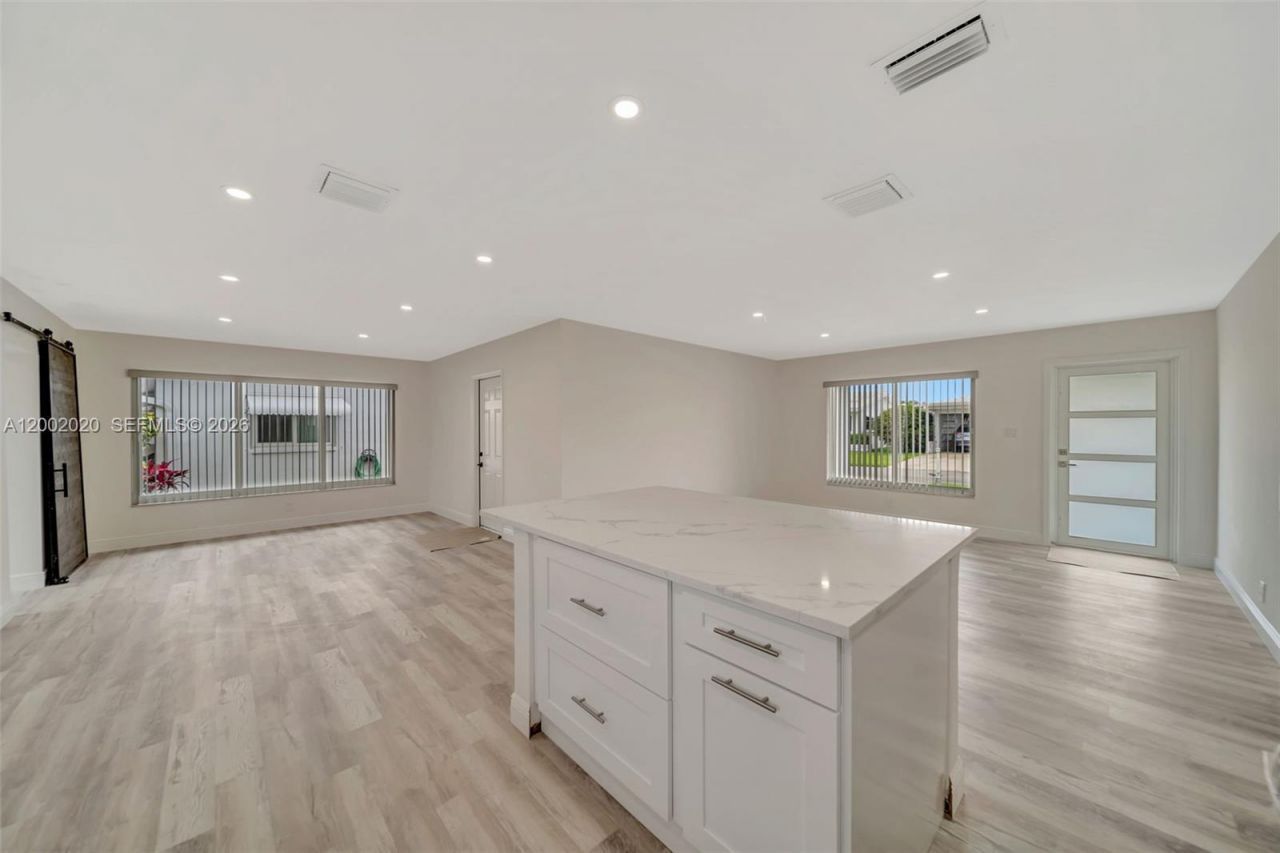 8502 NW 59th Street, Tamarac, FL 33321 Photo