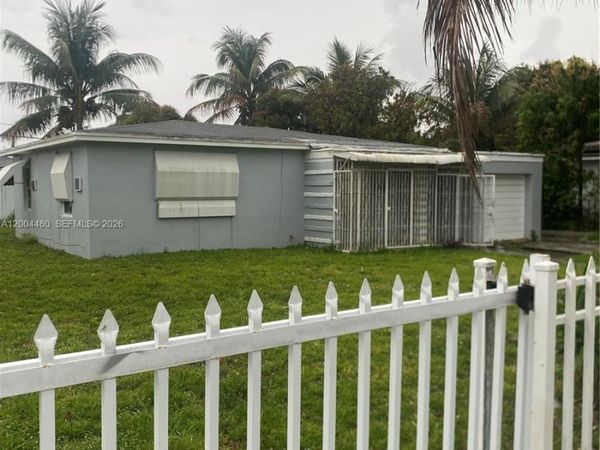 1070 NW 147th St , Miami, FL 33168